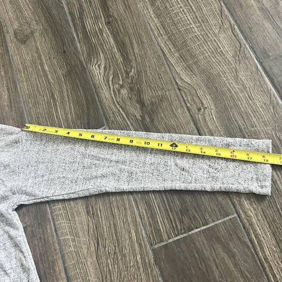 abercrombie fitch Gray Turtle Neck Size Medium - Picture 4 of 6